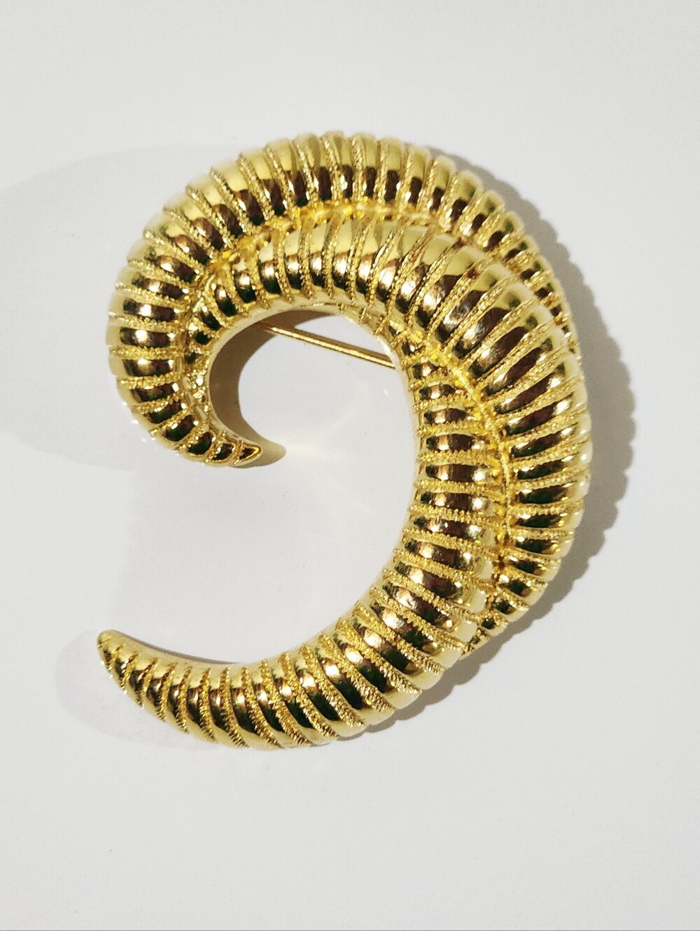 Vintage Monet Gold Swirl Brooch Aries Ram Horn Pin